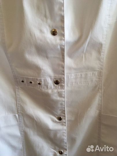 Белый медицинский халат