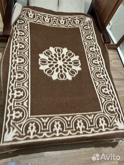 Пледы, одеяла и покрывало+шторы в спальню