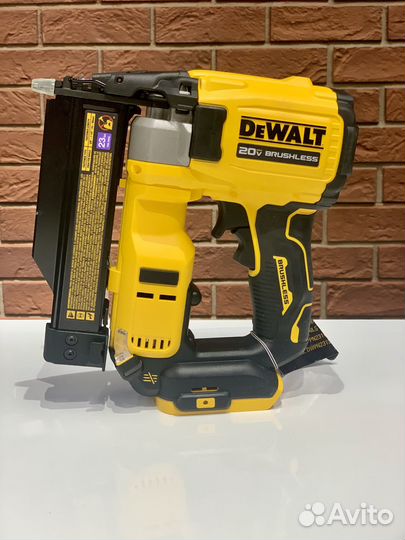 Нейлер / микрошпилечник DeWalt DCN623 23GA