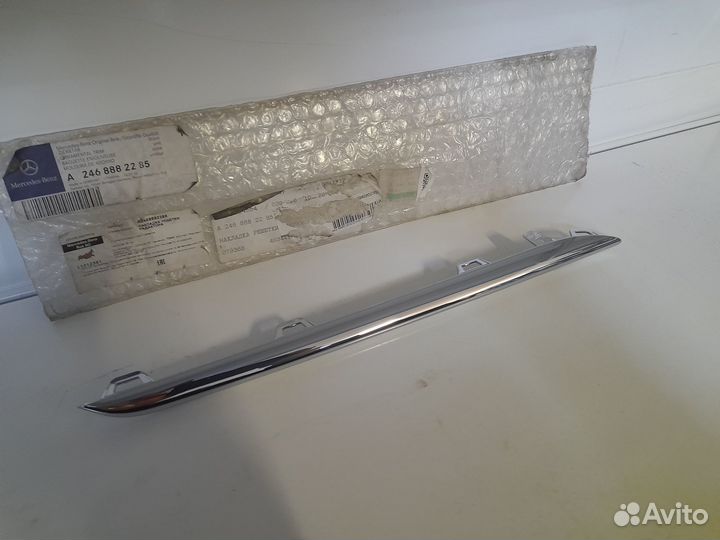 Mercedes W246 Молдинг решетки радиатора (Хром)