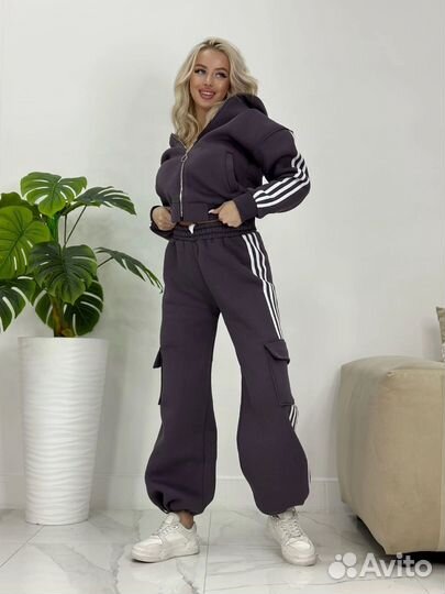 Спортивный костюм женский