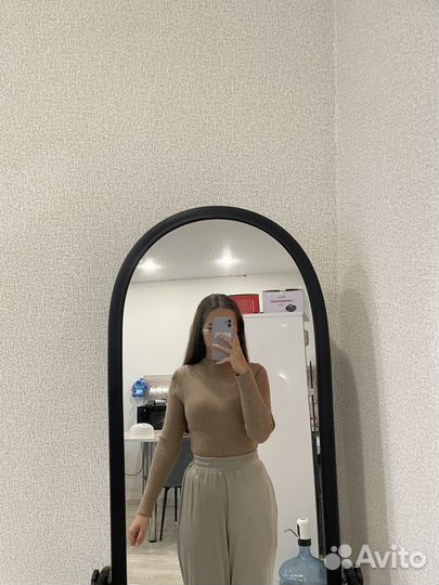 Бежевая водолазка 42