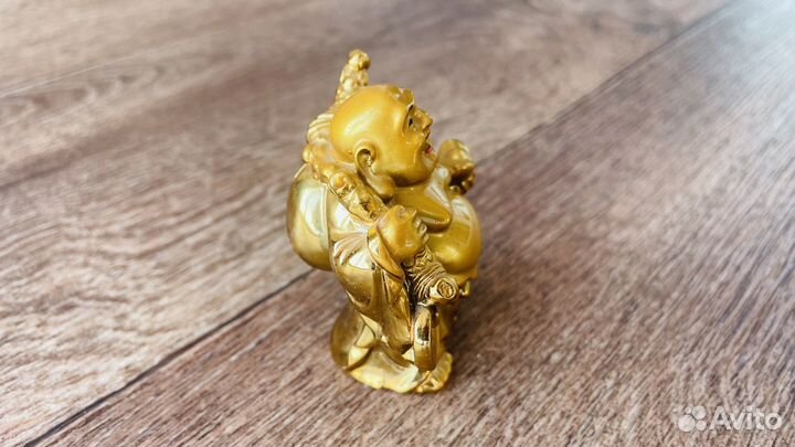 Статуэтка будды, приносящая богатство