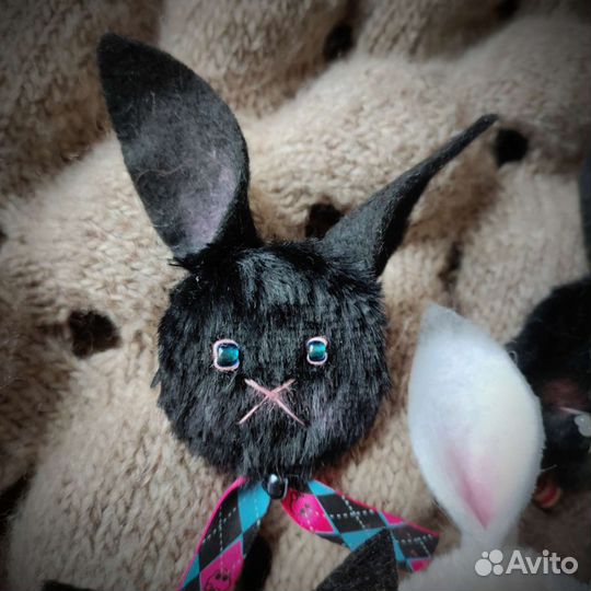 Брошь Кролик