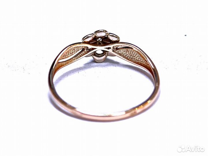 Кольцо золотое с брильянтом 585