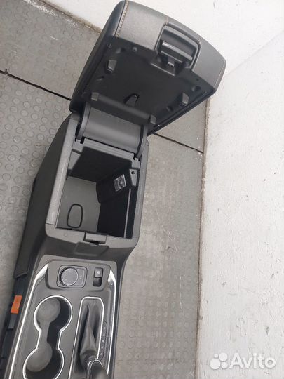 Консоль салона Chevrolet Traverse