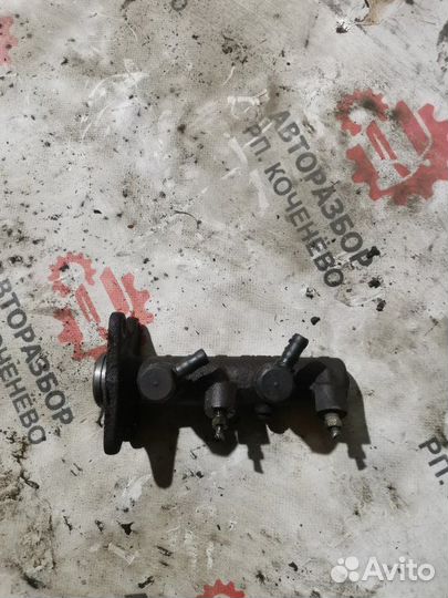 Главный тормозной цилиндр Toyota Town Ace 2C 1988