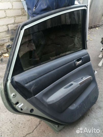 Двери Toyota prius NHW20