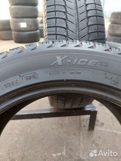 Michelin X-Ice XI3 245/45 R17 99H
