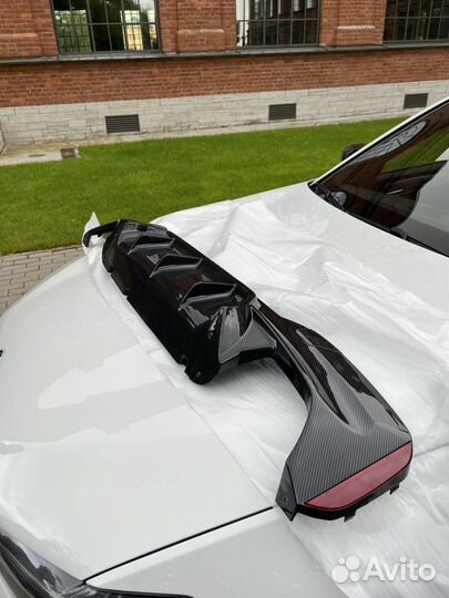 Диффузор на BMW 5 g30 в стиле М5 под карбон