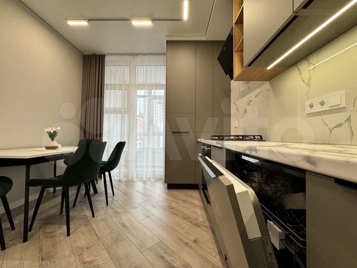 2-к. квартира, 57 м², 12/13 эт.