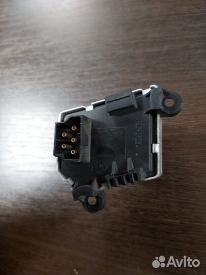 Реостат печки Bmw X3 2.0D E83 N47 2009