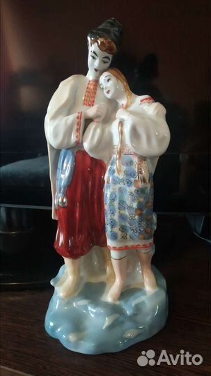 Статуэтка фарфоровая Майская ночь