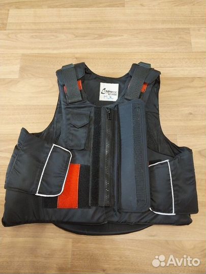 Защитный жилет для верховой езды