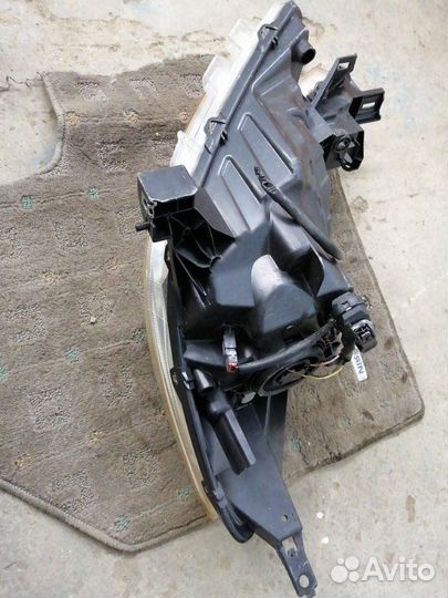 Фара передняя правая Nissan Note E12