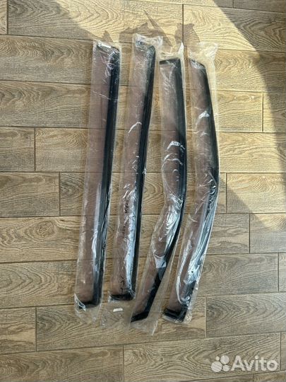 Ветровики на nissan serena