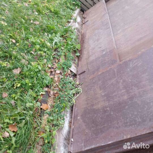 Секционные ворота с калиткой бу