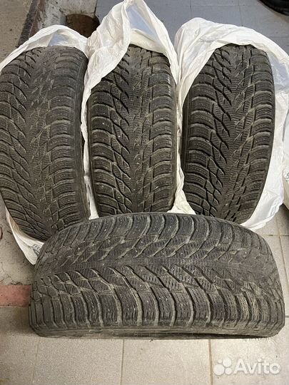 Nokian Tyres Hakkapeliitta R3 215/50 R17 R