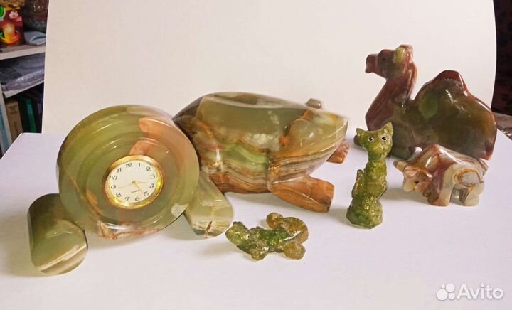 Фигурки лягушка(жаба), верблюд и часы из оникса