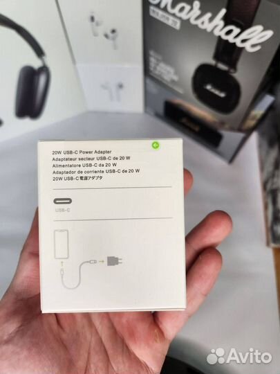 Зарядный блок iPhone