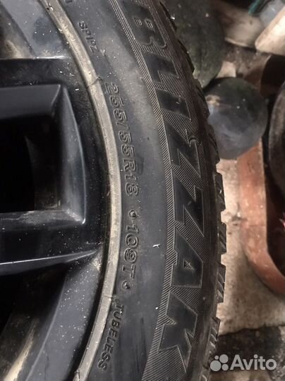 Bridgestone Blizzak Spike-01 255/55 R18