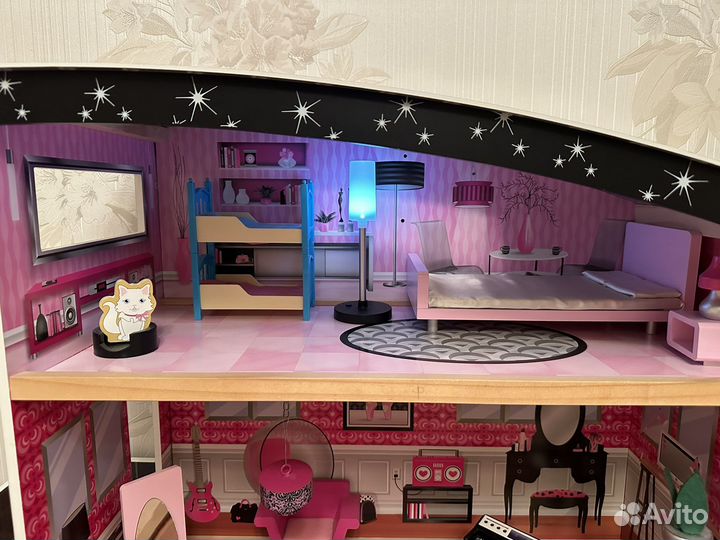 Большой кукольный домик 