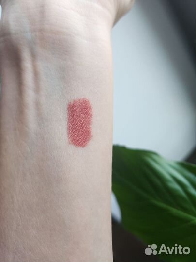 Матовая помада nyx