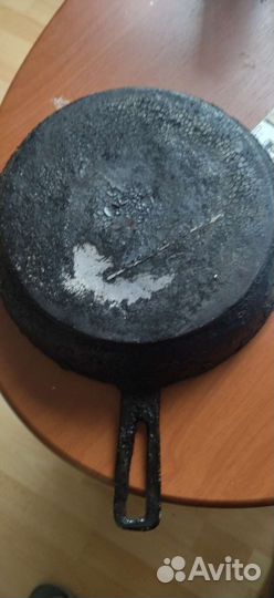 Чугунная сковорода