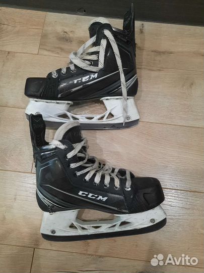 Коньки хоккейные
