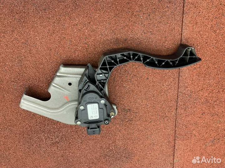 Педаль газа Renault Logan 2 L8 K7M812 1.6 2019