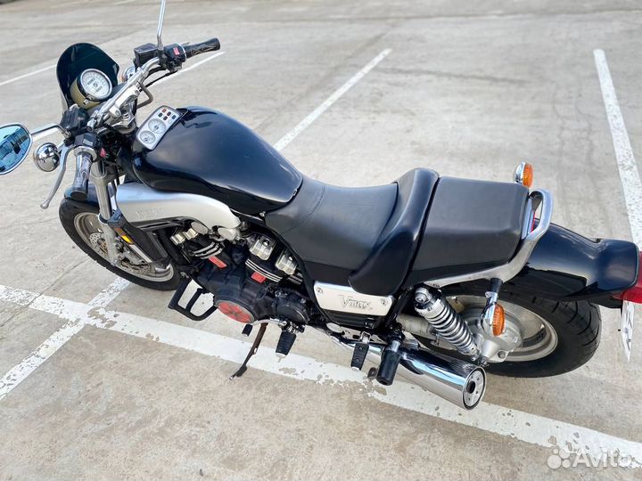 Yamaha V-MAX 1200