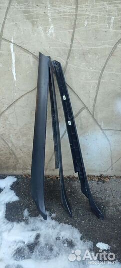 Молдинг лобовой стойки на транзит