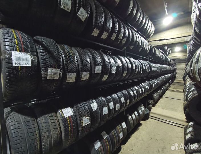 Kumho Solus KH17 275/35 R20