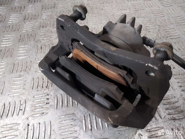 Суппорт передний правый Mitsubishi Space Star