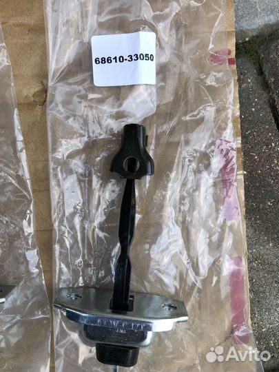 Новый Ограничитель двери camry 30