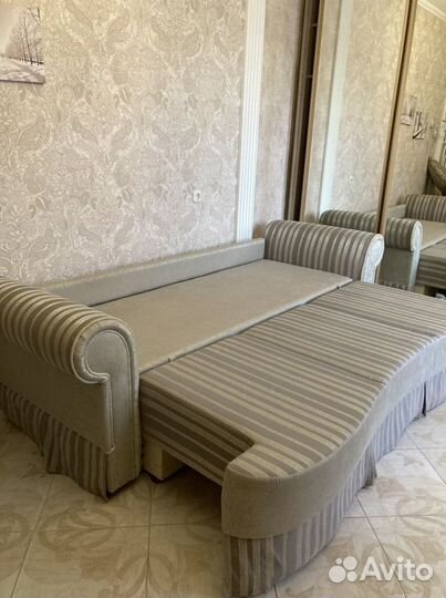 Диван с креслом