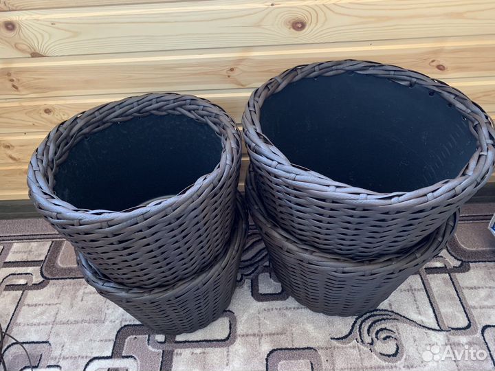 Кашпо для цветов плетеное