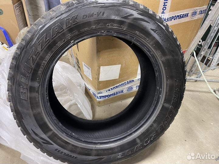 Bridgestone Blizzak DM-V1 235/60 R17 102R