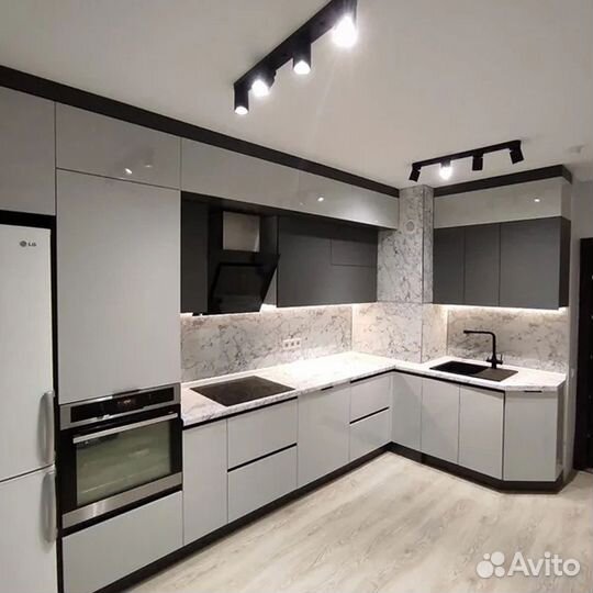 Кухня до потолка на заказ