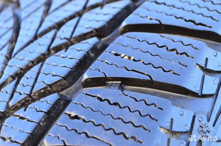 Goodyear UltraGrip Ice 2 205/50 R17