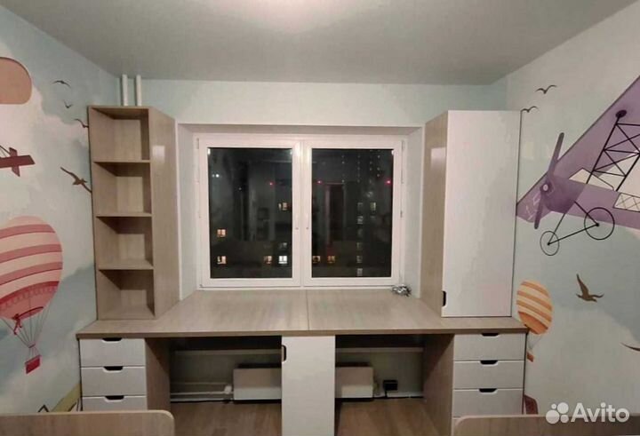 Рабочая зона в углу у окна