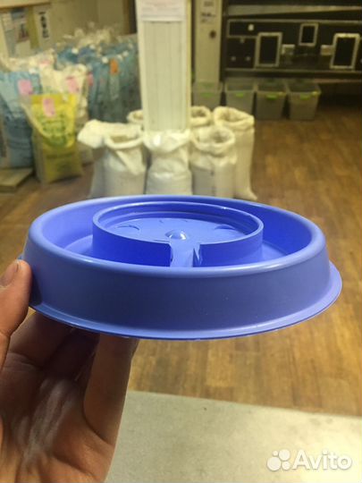 Поилка под банку