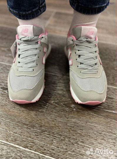 Женские кроссовки NB 574