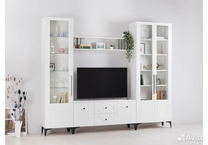 Шкаф витрина