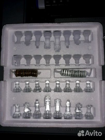 Шахматы / Шашки. Стекло. Новые
