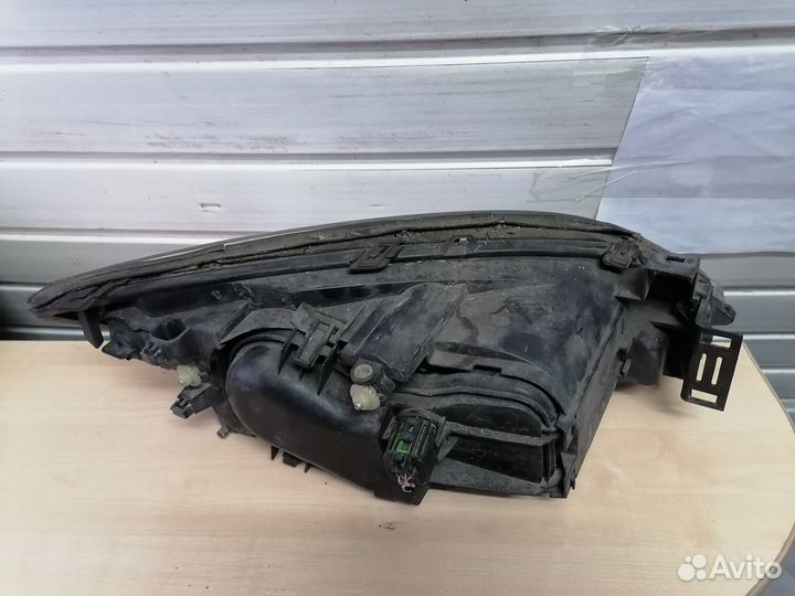 Фара Ксенон передняя правая Ford Mondeo 3