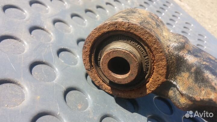 Range Rover Sport L320 рычаг передний правый верхн