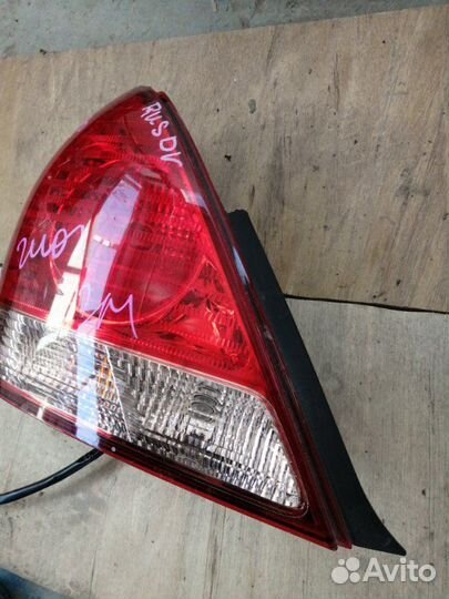 Стоп-сигнал задний левый Nissan Bluebird Sylphy