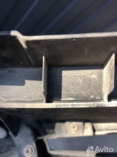 Решетка радиатора toyota camry