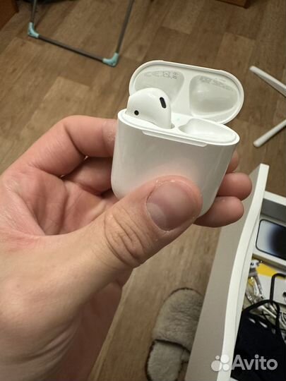 Airpods 2 наушник левый с кейсом
